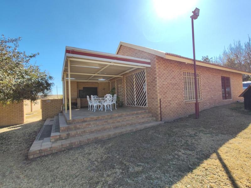 3 Bedroom Property for Sale in Oranjeville Free State